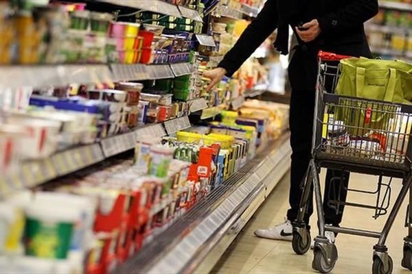 پژمانفر: حذف برچسب قیمت کالا ظلم درحق تولیدکننده و مصرف‌کننده‌ها است